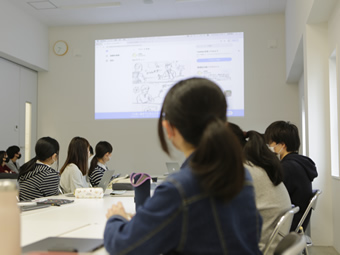 造形や世界観の構築方法