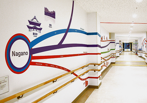 連絡通路壁面デザイン